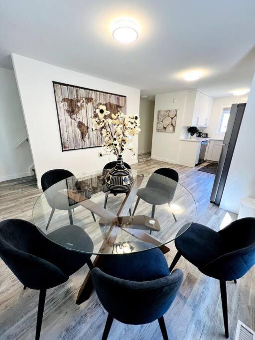Villa Walking Distance To St Boniface, Easy Parking Winnipeg Exterior foto