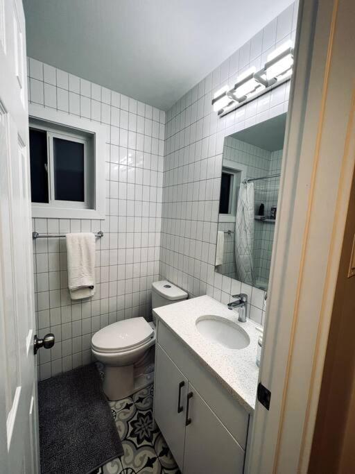 Villa Walking Distance To St Boniface, Easy Parking Winnipeg Exterior foto